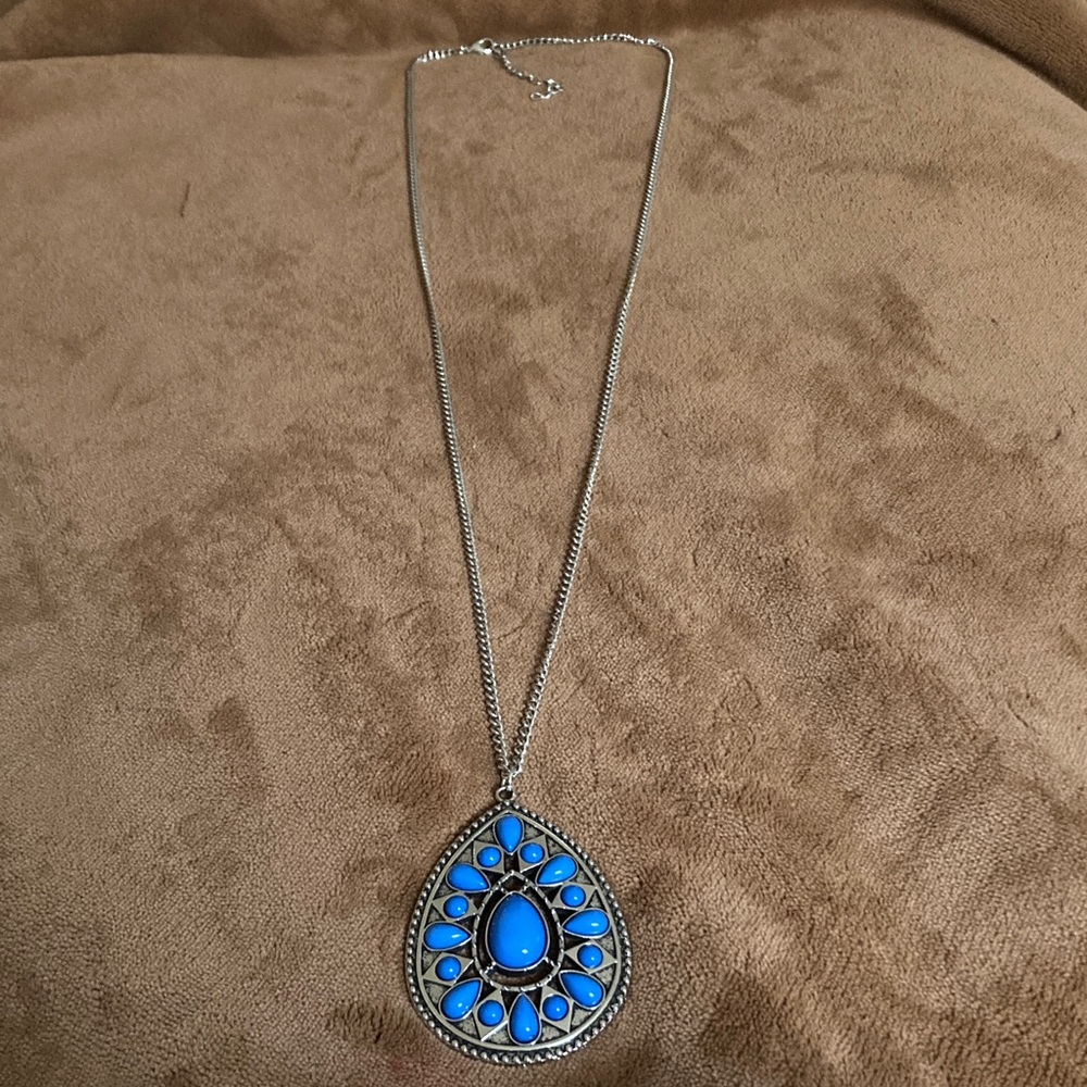 Elegant Blue Teardrop Pendant Necklace - Picture 2 of 2